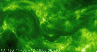 Solar corona revealed in super-high-definition
