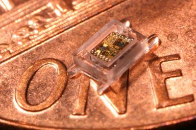 Toward computers that fit on a pen tip: New technologies usher in the millimeter-scale computing era Toward computers that fit on a pen tip: New technologies usher in the millimeter-scale computing era