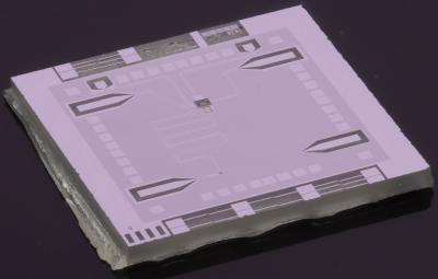 NIST prototype 'optics table on a chip' places microwave photon in 2 colors at once