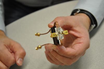 Using holograms to improve electronic devices Using holograms to improve electronic devices