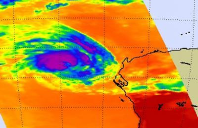 NASA sees strong thunderstorms still surround Cyclone Iggy's center