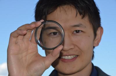 UBC engineer helps pioneer flat spray-on optical lens UBC engineer helps pioneer flat spray-on optical lens